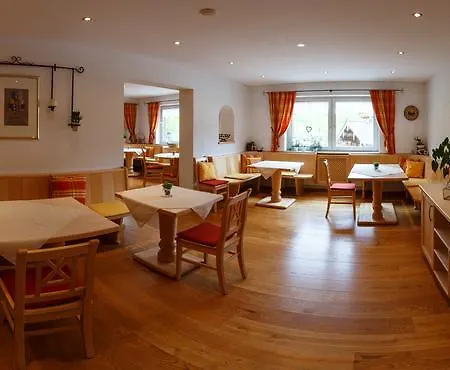 Haus *