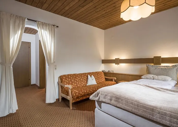 豪斯中央酒店 * Kössen