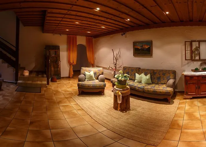 豪斯中央酒店 Kössen