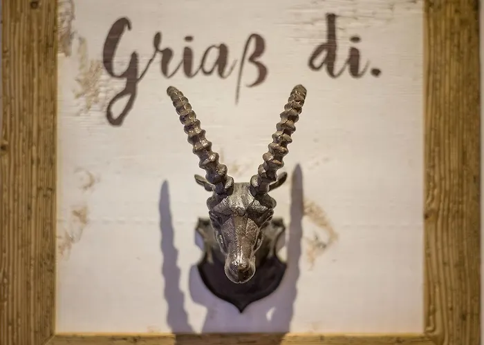 豪斯中央酒店 Kössen